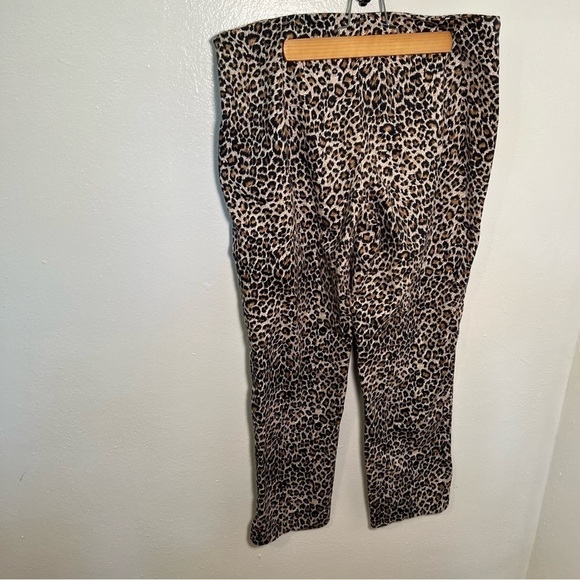 Adrienne Vittadini Collection Animal Print Ankle Pant - Picture 7 of 10